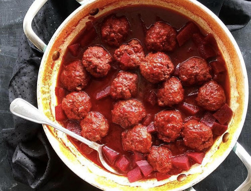 קציצות בקר ברוטב סלק